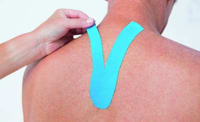 Kinesio-Tape. Stabilisiert bei Verletzungen und Entzündungen von Muskeln und Bändern.